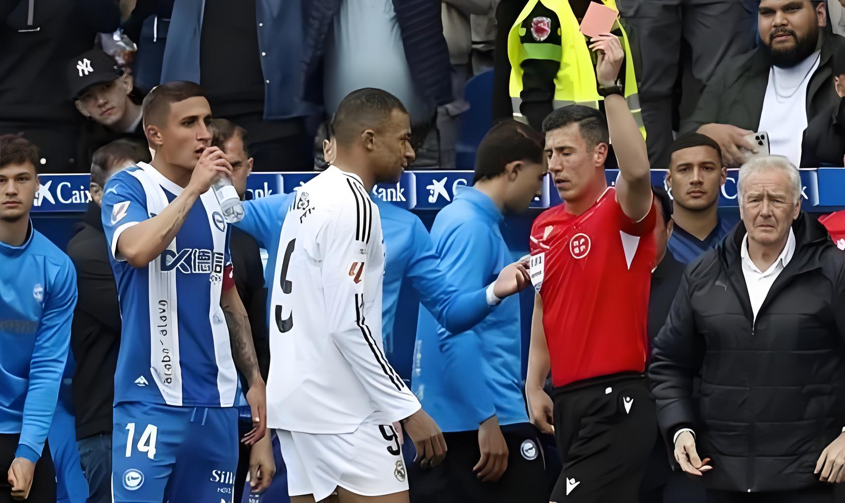 西甲第31輪：皇馬客場1-0小勝阿拉維斯，姆巴佩染紅