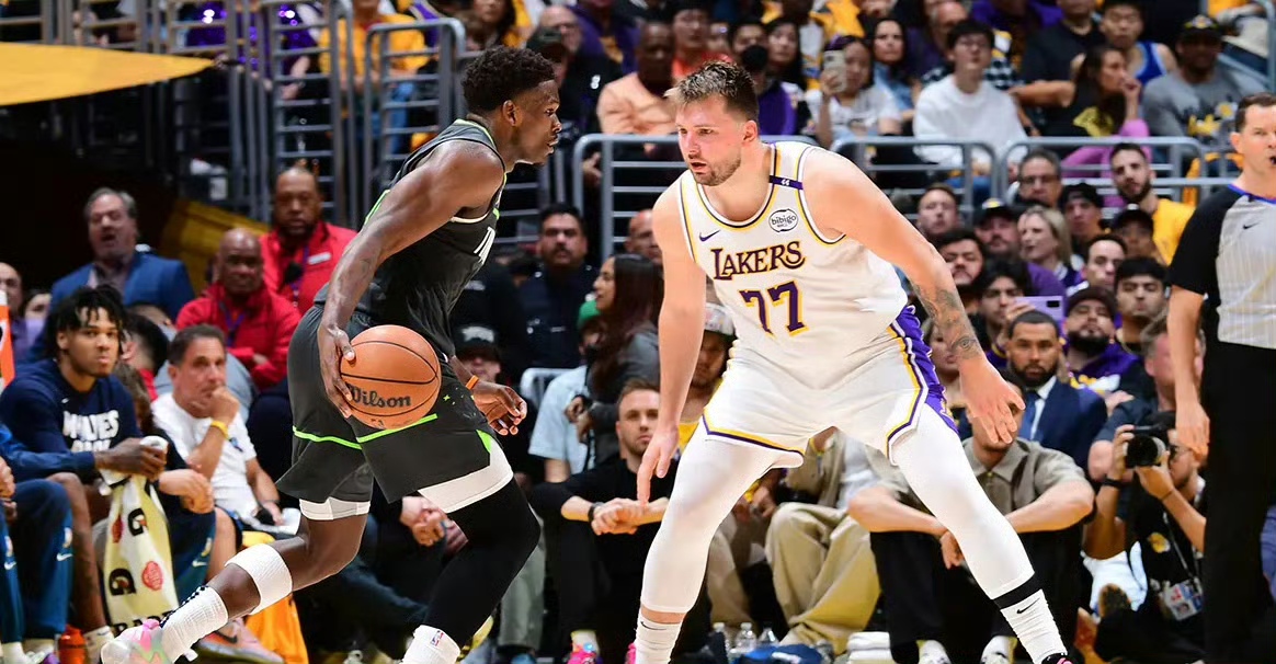 湖人G1防守漏洞百出！森林狼狂轟21記空位三分創(chuàng)紀錄