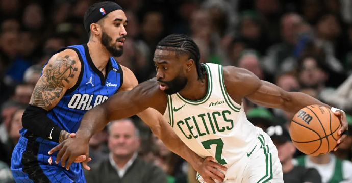 布朗36+10率綠軍再勝魔術！塔圖姆傷缺，波津浴血奮戰(zhàn)