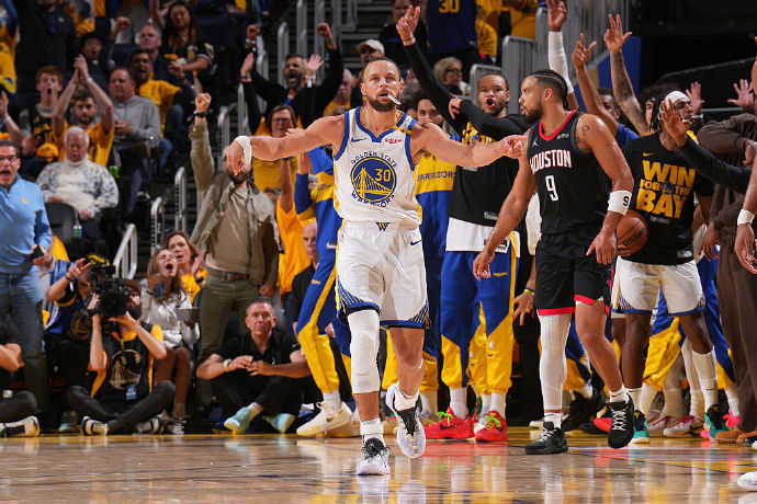 庫里36+7+9創(chuàng)里程碑，勇士逆轉(zhuǎn)火箭2-1領先