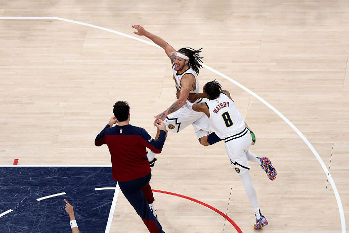 戈登0.1秒補扣絕殺快船，掘金2-2扳平