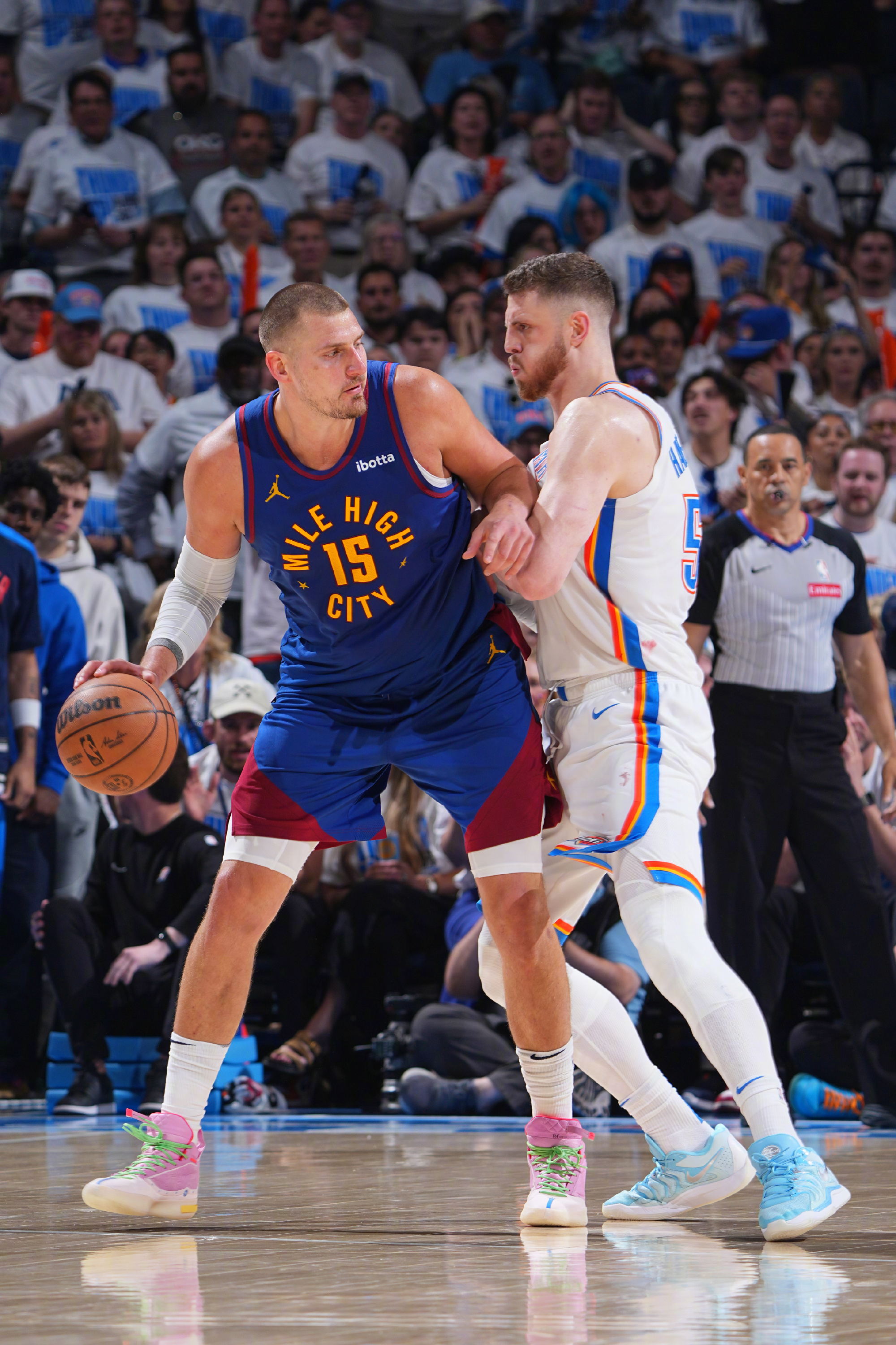 末節(jié)狂飆！雷霆掀翻掘金奪賽點，約基奇空砍 44 分難救主