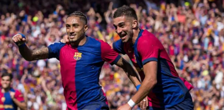 巴薩登頂！客場(chǎng)2-0勝西班牙人，紅藍(lán)軍團(tuán)的榮耀！