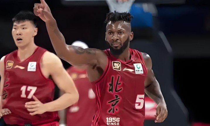 跌宕起伏！杰曼第四節(jié)末杰曼超遠(yuǎn)三分對(duì)飆朱俊龍制勝三分！廣廈笑到最后！