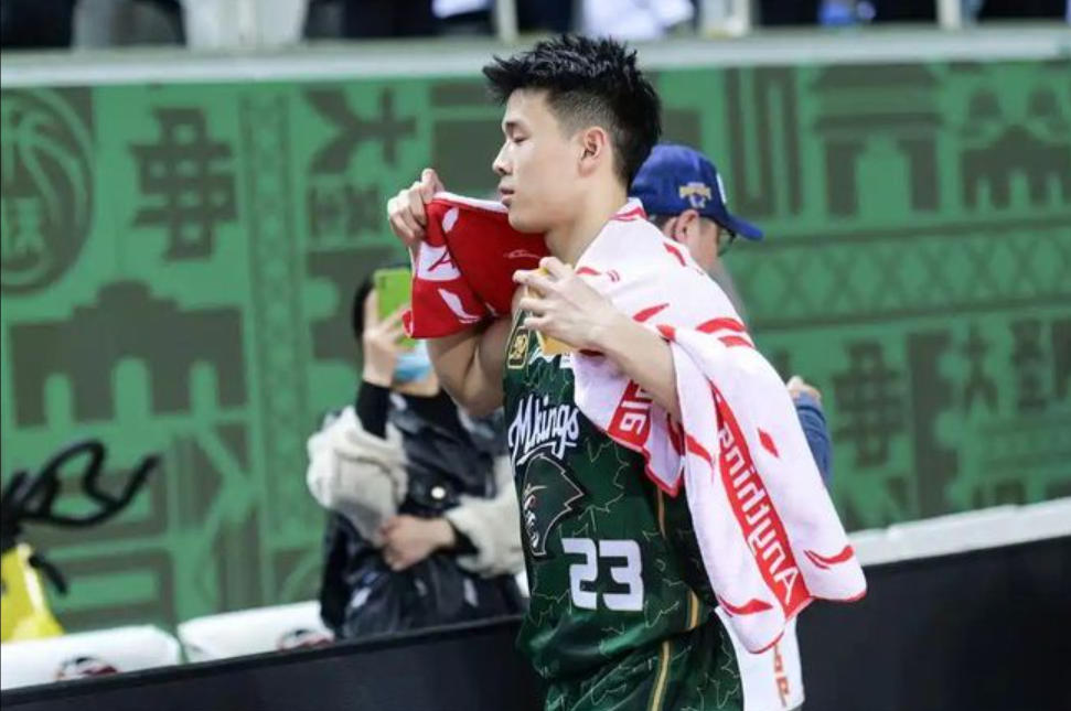 天無(wú)絕人之路！曝林葳受到4支NBA球隊(duì)邀請(qǐng)，NBL也加入搶人大戰(zhàn)！