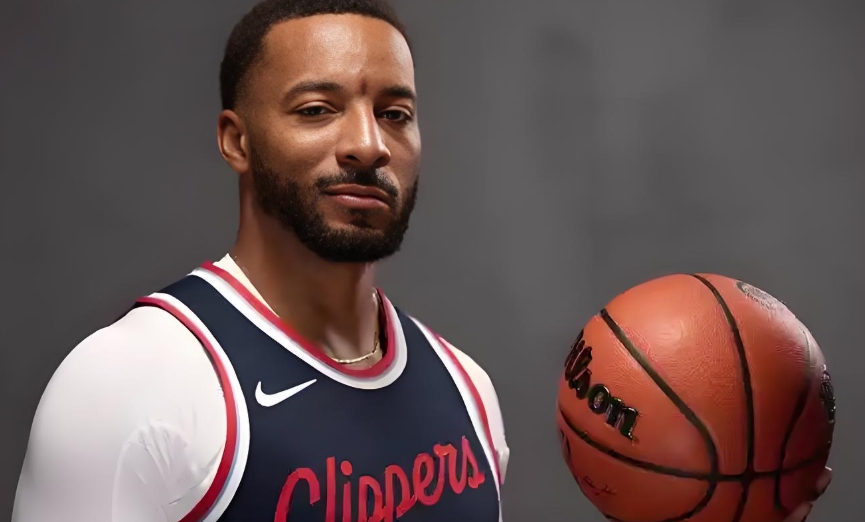 NBA轉(zhuǎn)會(huì)最新動(dòng)態(tài)：魔術(shù)獻(xiàn)出頂薪，鮑科比離隊(duì)，比爾下家仍存疑