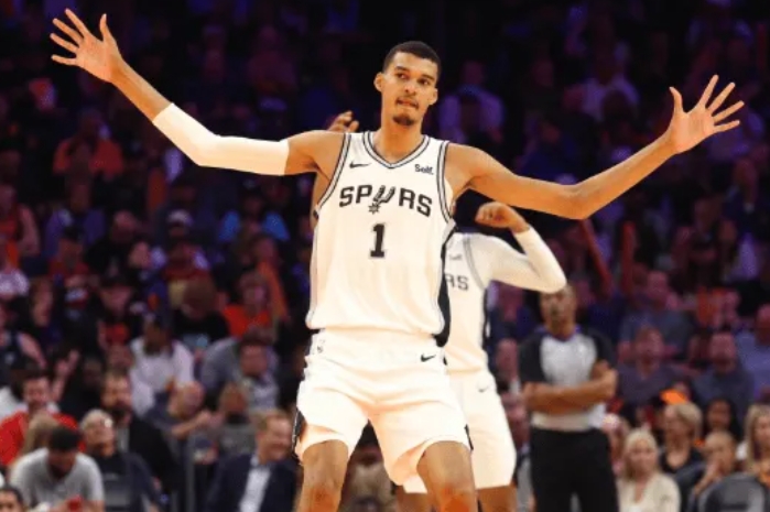 堅守一人一城！鄧肯接班人表露心意，傷愈復出的文班能到什么高度