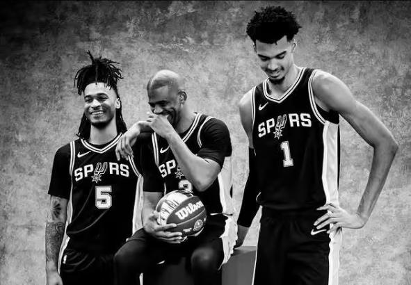 回家了也不忘前任！保羅第一時(shí)間告別馬刺：對(duì)圣城只有愛(ài)！