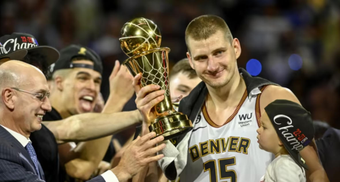 猛男落淚！約基奇賽馬奪冠淚灑當(dāng)場，球迷調(diào)侃：總冠軍都沒這么激動！