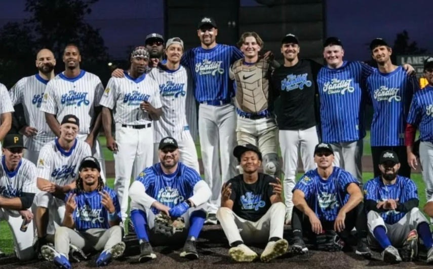 克萊成功帶隊(duì)拿下棒球比賽！樂?，F(xiàn)身調(diào)侃：12歲時(shí)我被你爆頭！